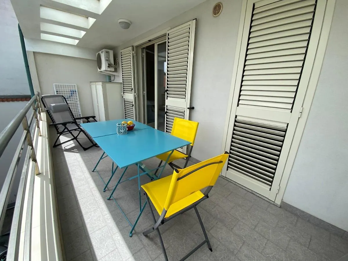Casa Vacanze La Balena2 Capo dʼOrlando 0*,